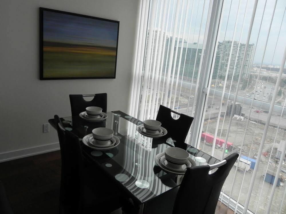 Pathway Suites Mississauga Extérieur photo