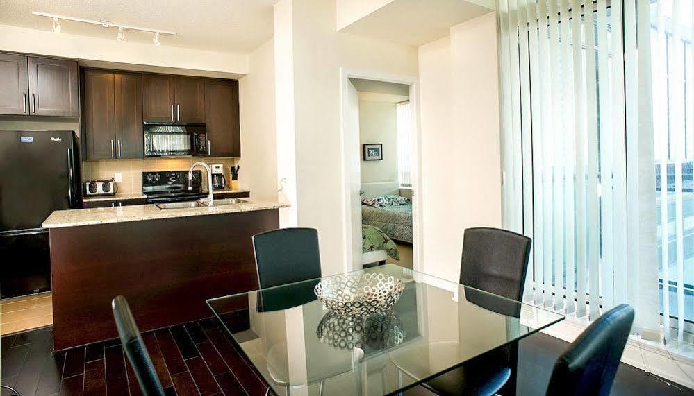 Pathway Suites Mississauga Extérieur photo