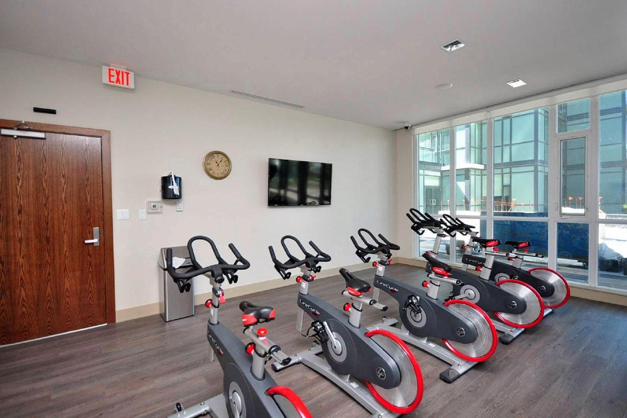 Pathway Suites Mississauga Extérieur photo